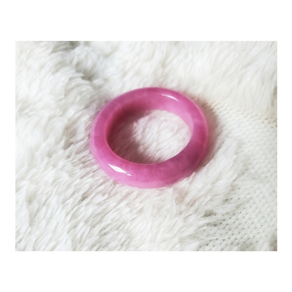 Lilac/ lavander color  Stone ring size 9.5 - Picture 2 of 4